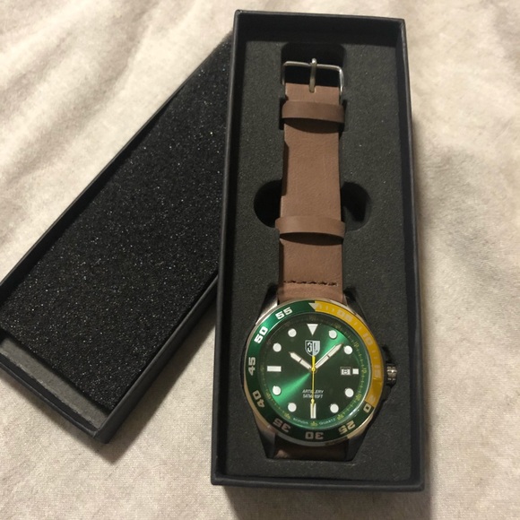 Three Leagues Watch - Picture 1 of 4